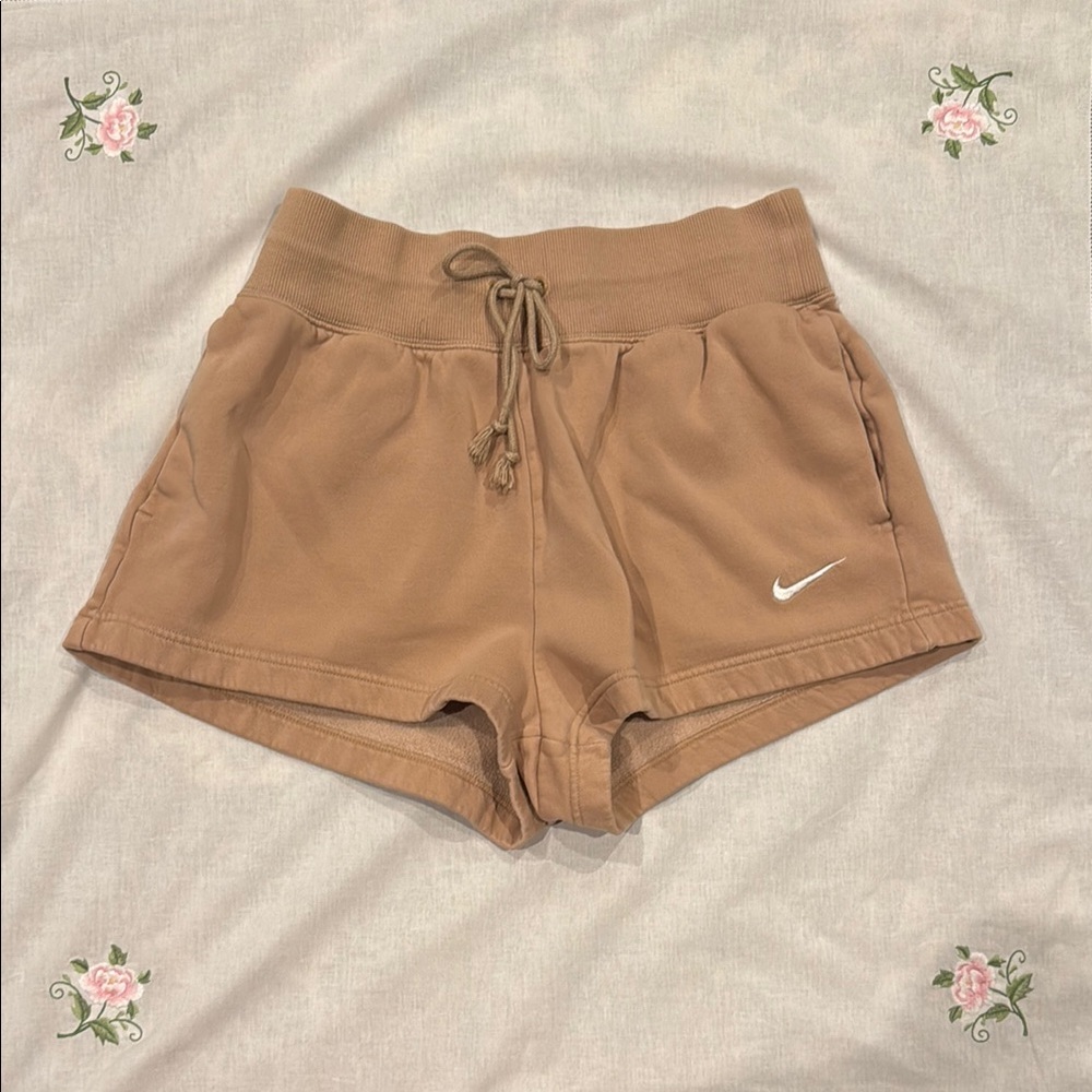 Nike Tan Athletic Shorts with Elastic Waistband size Medium